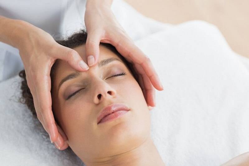 Huyệt Ấn Đường có vai trò trong việc chữa đau đầu và nghẹt mũi