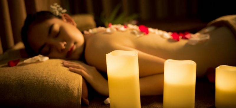 Massage nến giúp cơ thể khỏe khoắn và giảm thiểu căng thẳng mệt mỏi