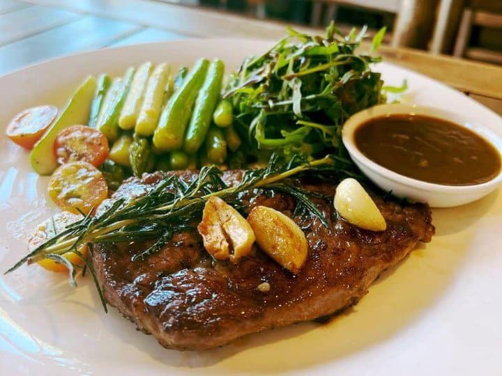 List 20 địa điểm ăn tối ở Nha Trang không nên thể bỏ lỡ bò steak An Lâm