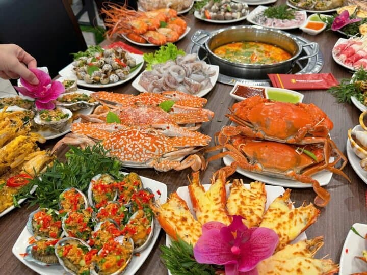 List 20 địa điểm ăn tối ở Nha Trang không nên thể bỏ lỡ thực đơn hải sản phong phú