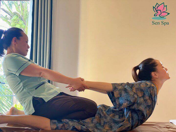 Thai massage – stretch the back like a cobra