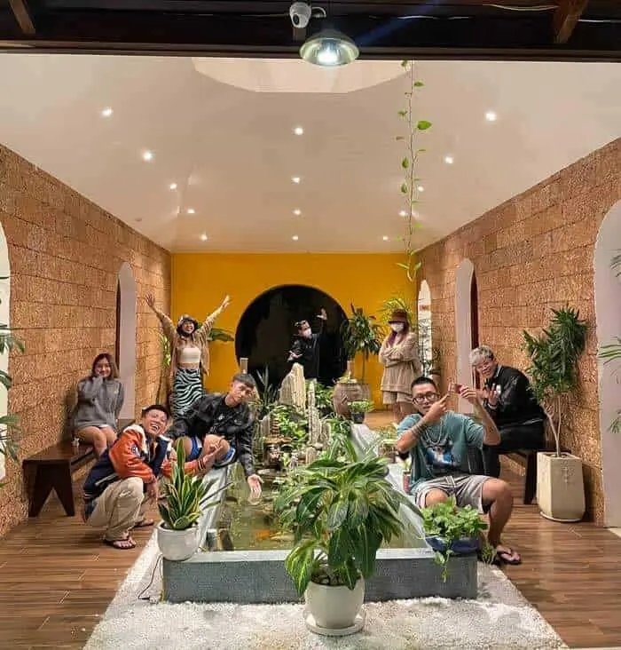 Khách hàng thư giãn tại Sen Spa