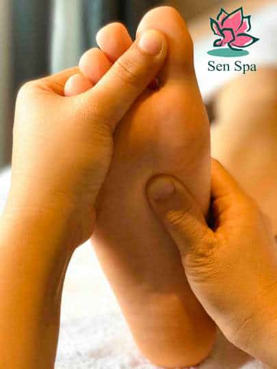So sánh Massage Mô sâu, Thụy điển và Thái – Nên chọn phong cách nào phù hợp với bạn? Foot massage